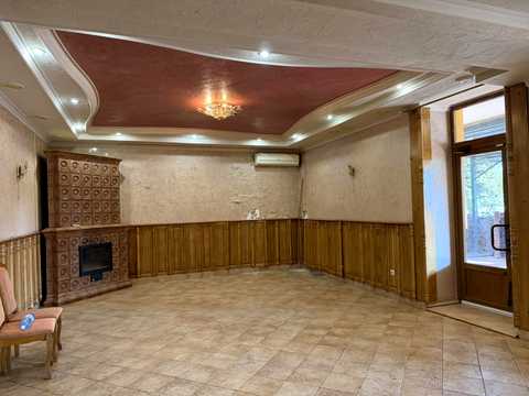 комерційна за адресою Червоної Калини просп., 79