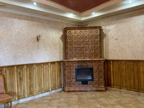 комерційна за адресою Червоної Калини просп., 79