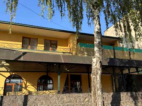 комерційна за адресою Червоної Калини просп., 79