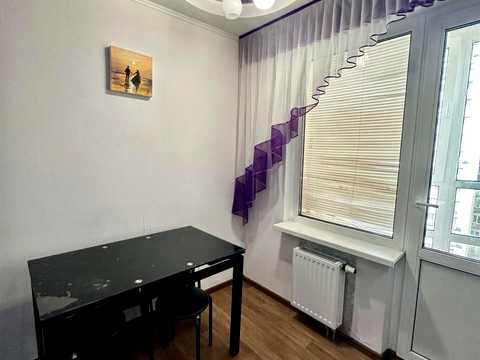 квартира за адресою Бориса Гмирі вул., 12-Б