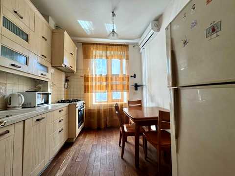 квартира за адресою Михайла Грушевського вул., 28/2