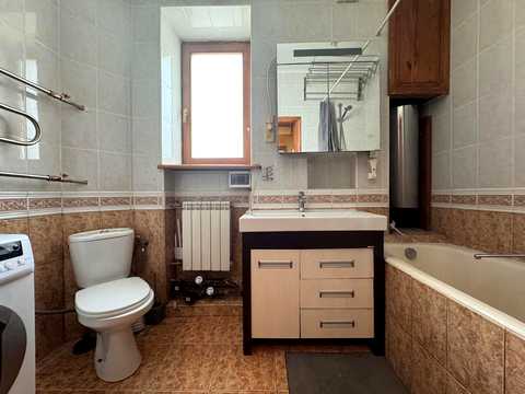квартира за адресою Михайла Грушевського вул., 28/2