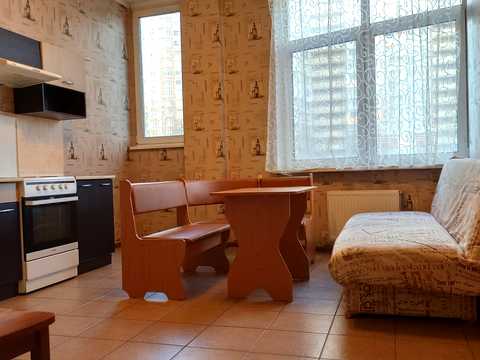 квартира за адресою Анни Ахматової вул., 22