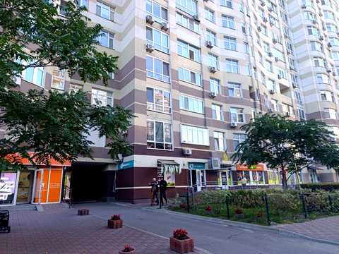 квартира за адресою Анни Ахматової вул., 22