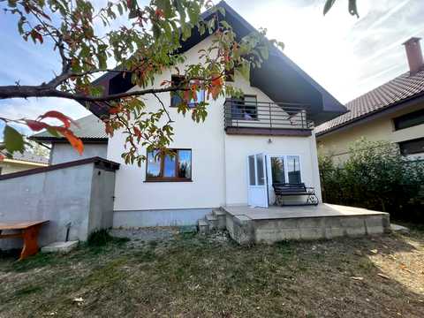 будинок за адресою с. Баранинці, Центральна