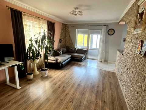 будинок за адресою с. Баранинці, Центральна