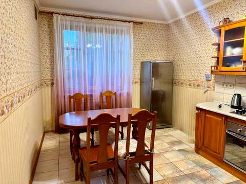будинок за адресою с. Нові Петрівці, монастирська