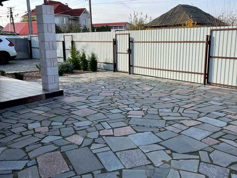 будинок за адресою Броварська вул.