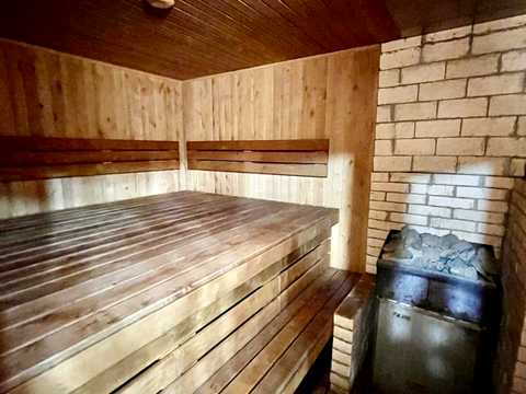 комерційна за адресою Максима Кривоноса вул., 27