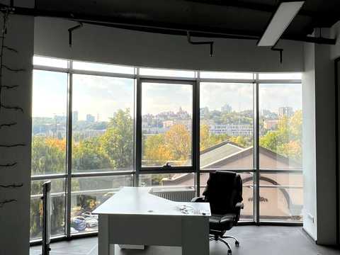 коммерческая по адресу Фізкультури ул., 28