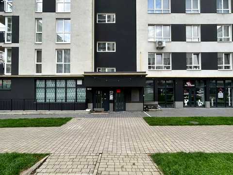 комерційна за адресою Трускавецька вул., 135