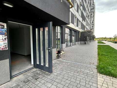 комерційна за адресою Трускавецька вул., 135