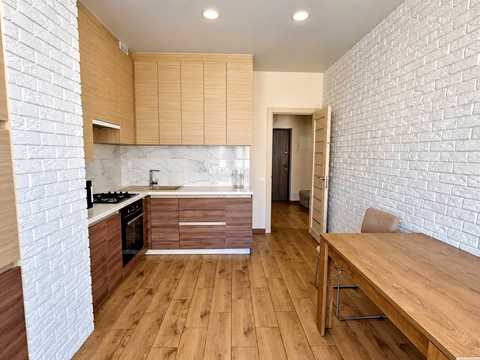 квартира за адресою Юнацька вул., 8