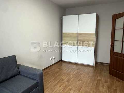 квартира за адресою Софії Русової вул., 7