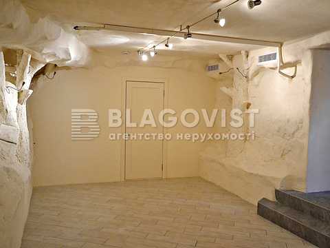 комерційна за адресою Інститутська вул., 22/7