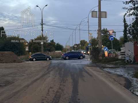 участок по адресу Садова ул.