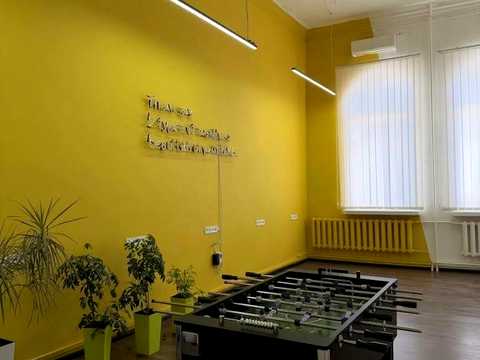 комерційна за адресою Володимирська вул., 10