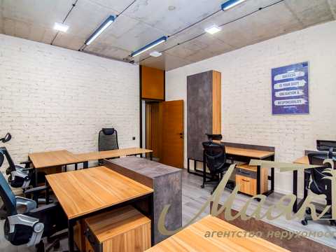 комерційна за адресою Джона Маккейна вул. (Івана Кудрі), 26