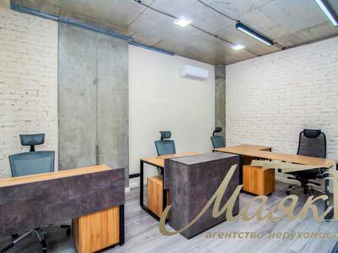 комерційна за адресою Джона Маккейна вул. (Івана Кудрі), 26