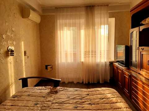 квартира за адресою Тополева вул., 6