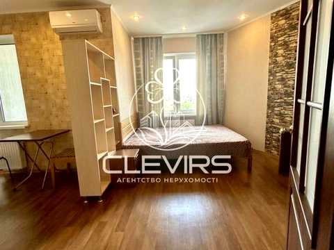 квартира за адресою Софії Русової вул., 3