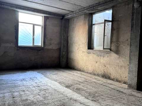 комерційна за адресою Якубовського вул., 12