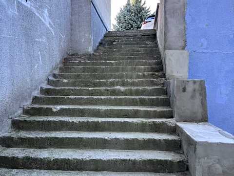 комерційна за адресою Якубовського вул., 12