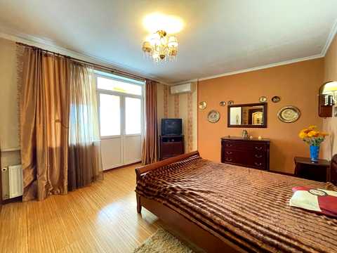 квартира за адресою Микільсько-Слобідська вул., 6-Б