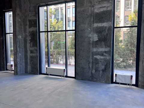 комерційна за адресою Петра Дорошенка вул., 42