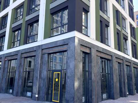 комерційна за адресою Петра Дорошенка вул., 42
