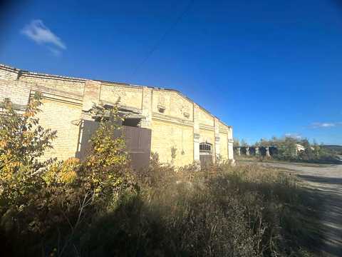 комерційна за адресою с. Білокриниця, Військова, 33-37