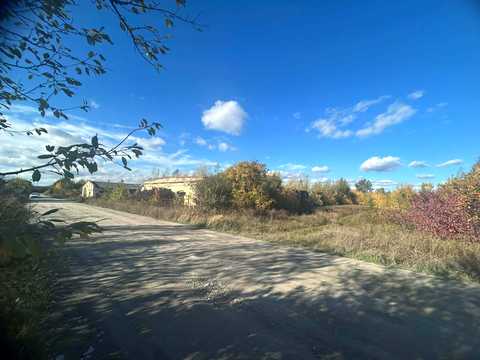 комерційна за адресою с. Білокриниця, Військова, 33-37