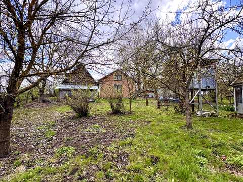 дом по адресу Центральна