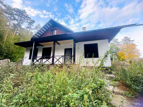 будинок за адресою с. Антонівці, Лісова, 4Б