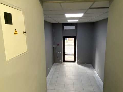 коммерческая по адресу Антоновича, 4