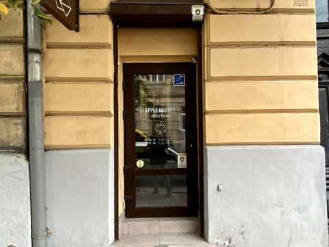 комерційна за адресою Антоновича, 4