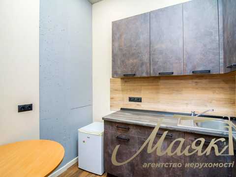 комерційна за адресою Джона Маккейна вул. (Івана Кудрі), 26