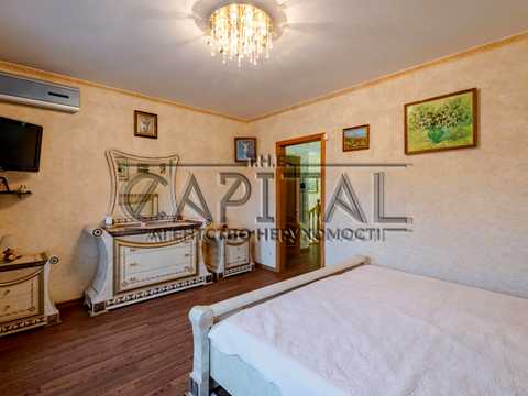 будинок за адресою с. Іванковичі, вул. Авіаторів