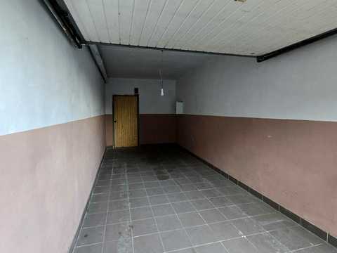паркомісце за адресою Володимира Івасюка вул., 42