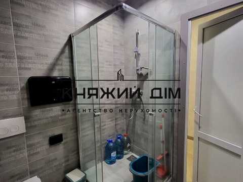 комерційна за адресою Василя Тютюнника вул. (Анрі Барбюса), 37/1