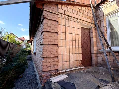 будинок за адресою Героїв Крут вул., 41а