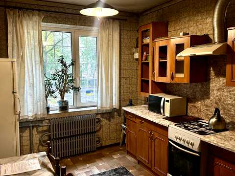 квартира за адресою Героїв просп., 10