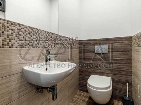 комерційна за адресою Кловський узвіз, 7