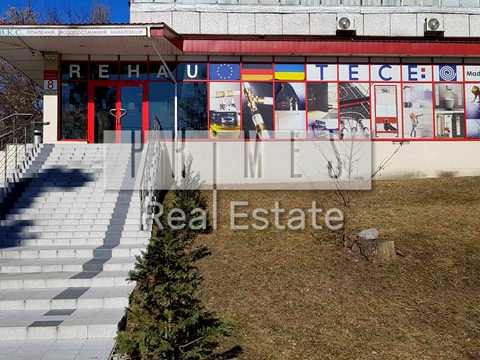 комерційна за адресою Миколи Ушакова вул., 8