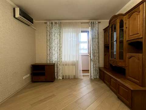 квартира за адресою Оріхуватська вул. (Бурмистенка), 10
