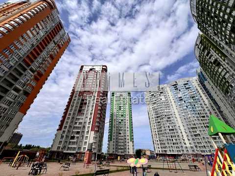 комерційна за адресою Каховська вул., 60