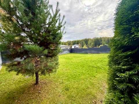 будинок за адресою провулок Вишневий