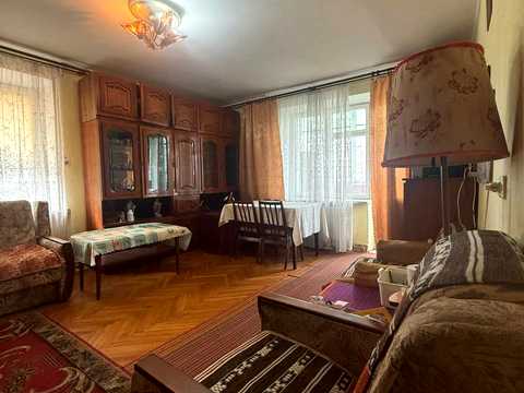 квартира за адресою Коновальця, 2
