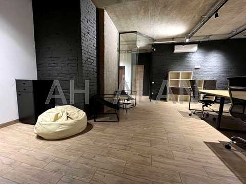 комерційна за адресою Василя Тютюнника вул. (Анрі Барбюса), 37/1