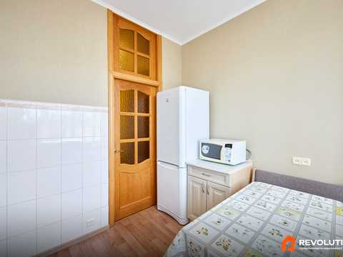 квартира за адресою Новодарницька вул., 13